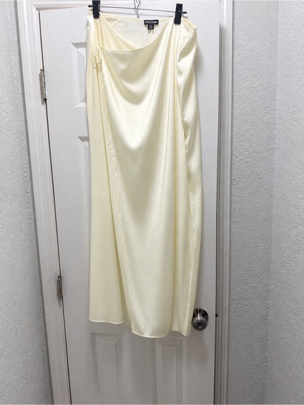 PrettyLittleThing Satin Side-Slit Slip Dress - Ivory Cream